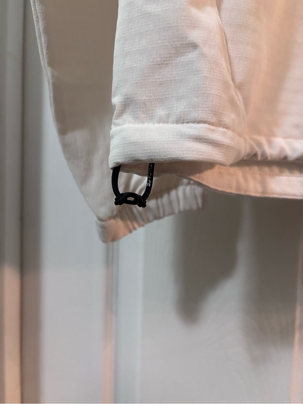 The North Face Tekware Women's Cream Jacket - Picture 10 of 10